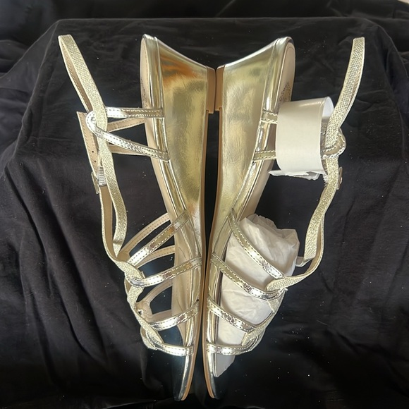 NWT Original Box I. Miller Two-Tone Silver Strappy Dressy Wedges. Size 7 - Picture 6 of 10
